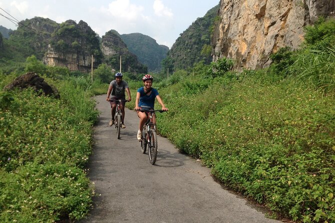 Ha Long Bay cycling tour