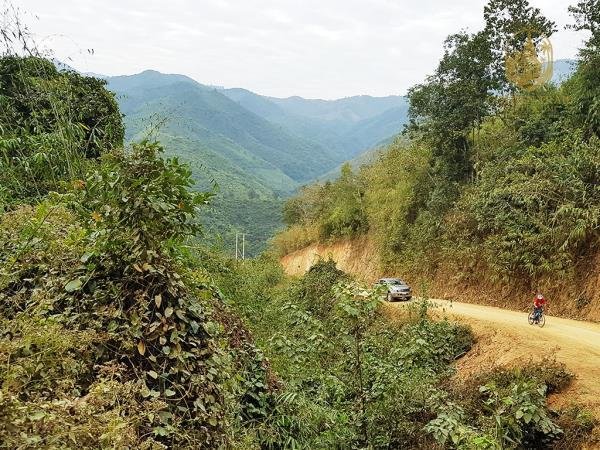 How to Cycle from Vietnam to Laos: A Complete Guide for an Unforgettable Journey