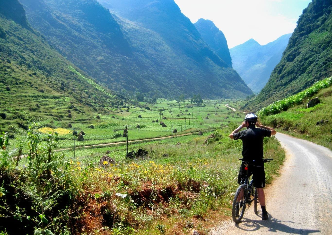 Vietnam Cycling Travel Guide