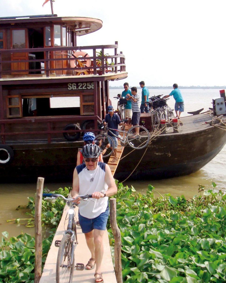 Cycling and boat tour Vietnam Cambodia