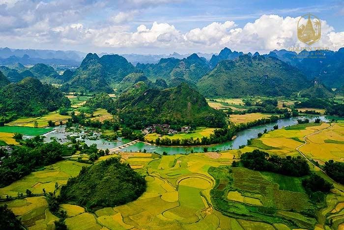 Border Belt Cycling Vietnam: Ride the Edge of the Nation Through Nature, History, and Culture