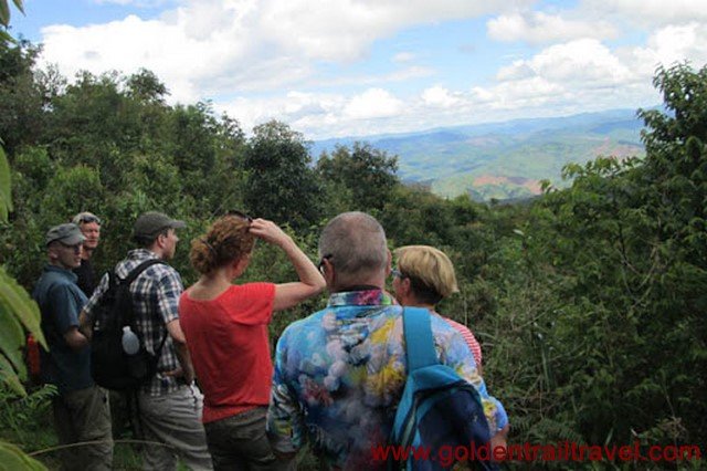 4 Days Xieng Khouang - Plain of Jars Trekking Tour