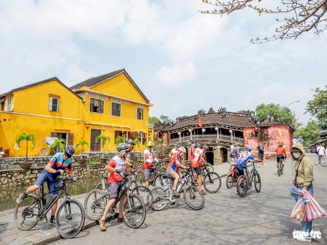 Central Vietnam Bike Tour from Hoi An to Nha Trang 3 Days