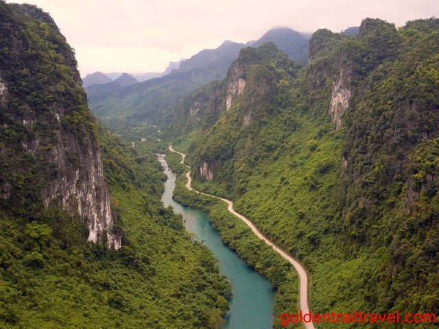Phong Nha Trekking Tour 2 Days Tu Lan Cave
