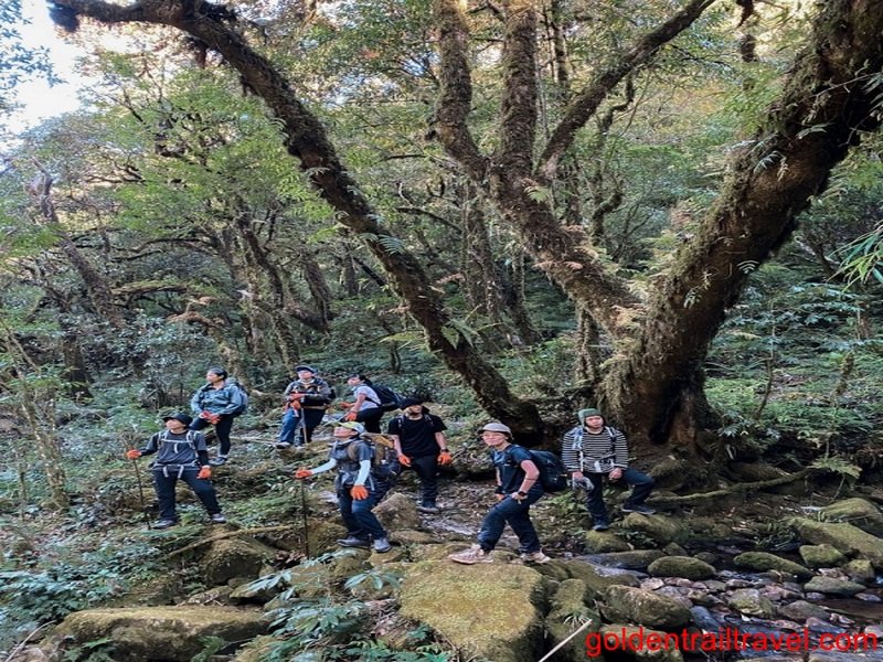 Trekking Putaleng Mountain 3 Days