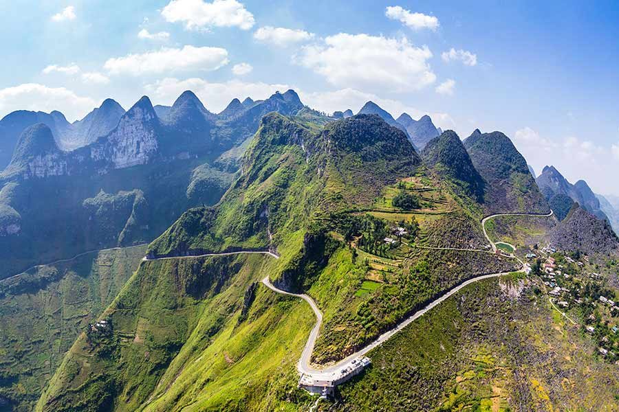 What To See in Ma Pi Leng pass While Riding Motorcycles